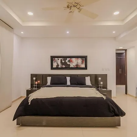 Сasa de vacaciones Encanto Mansion - 6br Luxury Near Walled