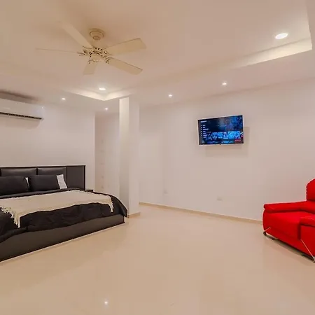 Encanto Mansion - 6br Luxury Near Walled