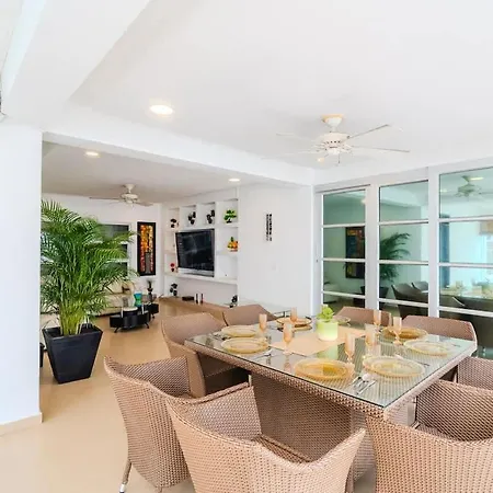 Encanto Mansion - 6br Luxury Near Walled Сasa de vacaciones *